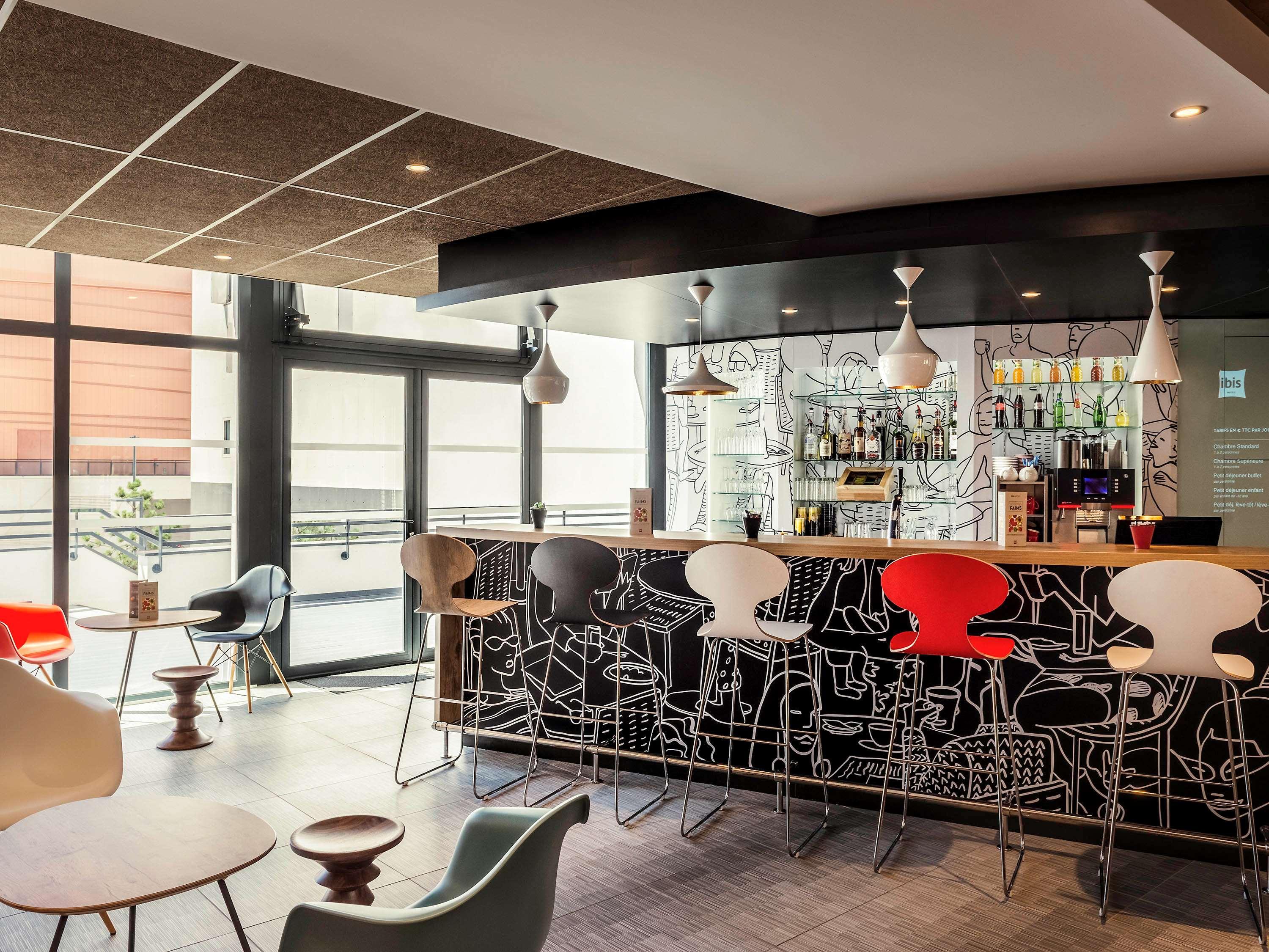 Ibis Saint Quentin En Yvelines - Velodrome Hotel Montigny-le-Bretonneux Eksteriør billede