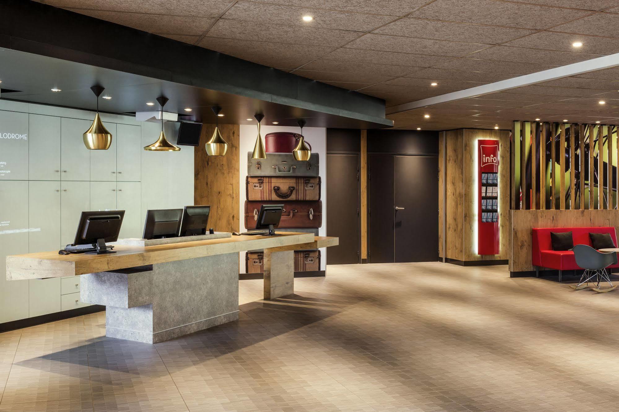 Ibis Saint Quentin En Yvelines - Velodrome Hotel Montigny-le-Bretonneux Eksteriør billede